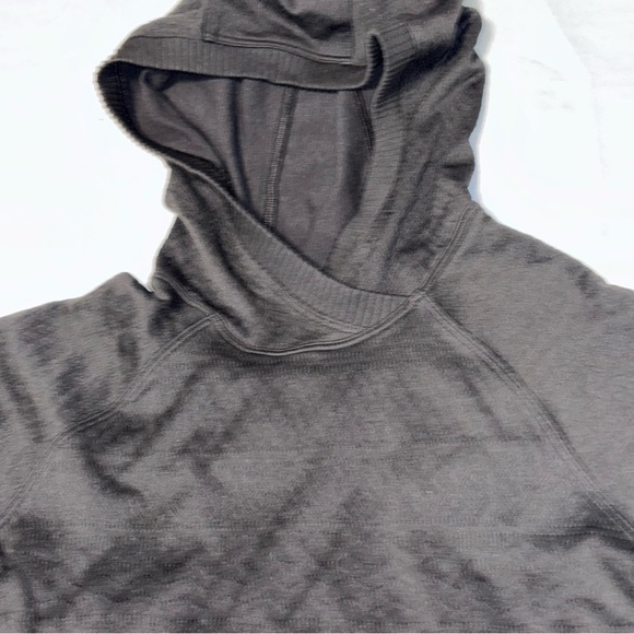 NWOT Lululemon Rest Less Pullover Hoodie Textured Black size 6/8 - Picture 4 of 6
